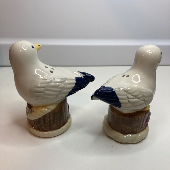 Vintage pair of seagulls porcelain salt and pepper shaker marine decorative - Picture 6 of 10